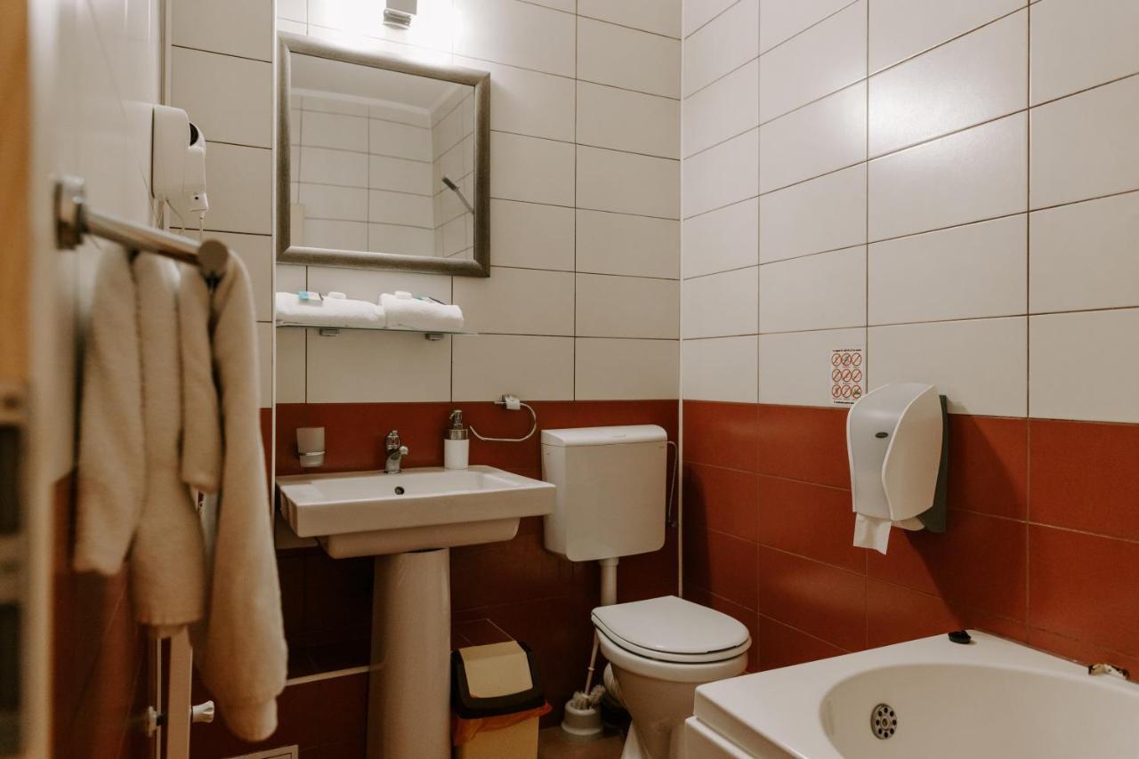 Casa Maria Magdalena Hotell Lipova Eksteriør bilde