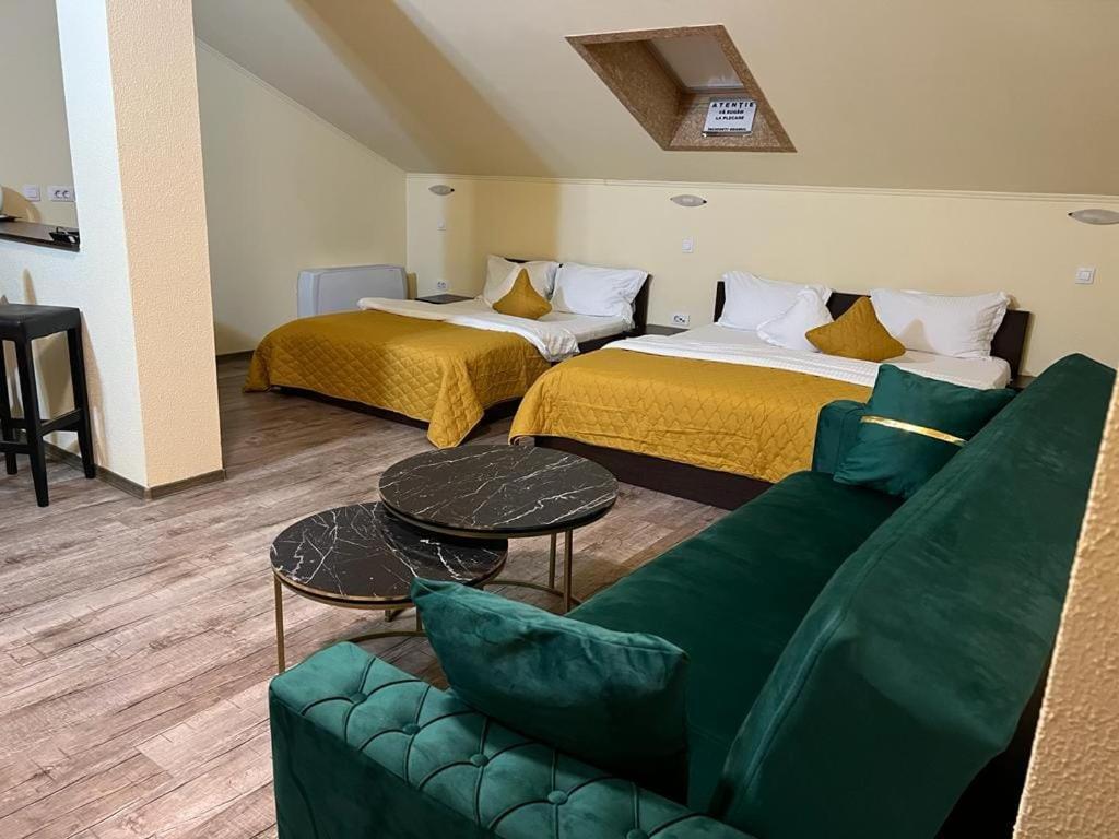 Casa Maria Magdalena Hotell Lipova Eksteriør bilde